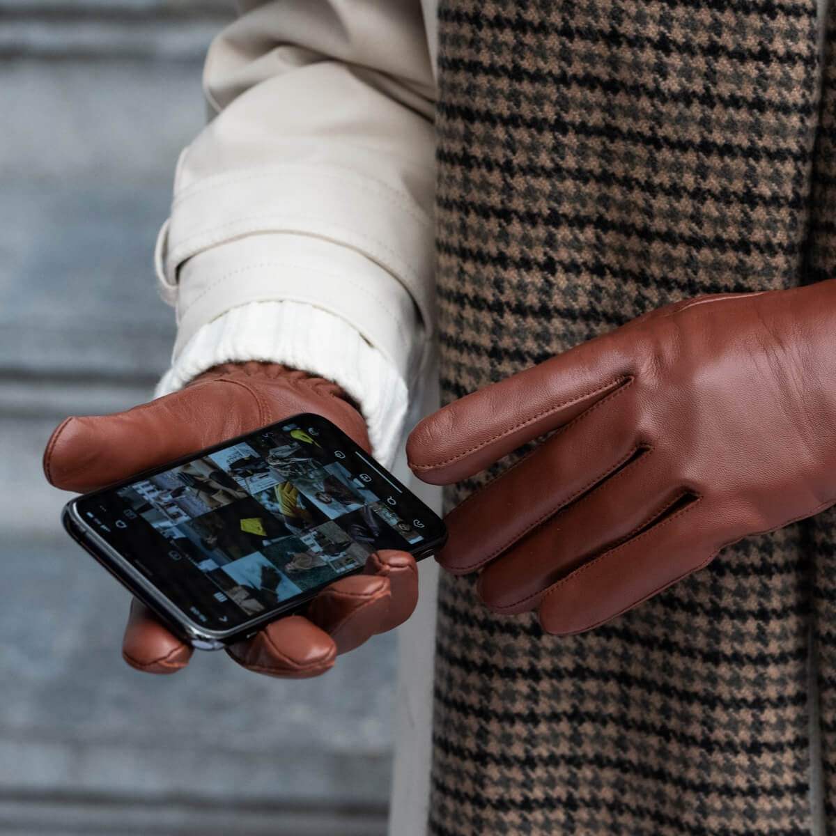 Zoey (cognac) – Sheepskin leather gloves with warm wool/cashmere lining & touchscreen function