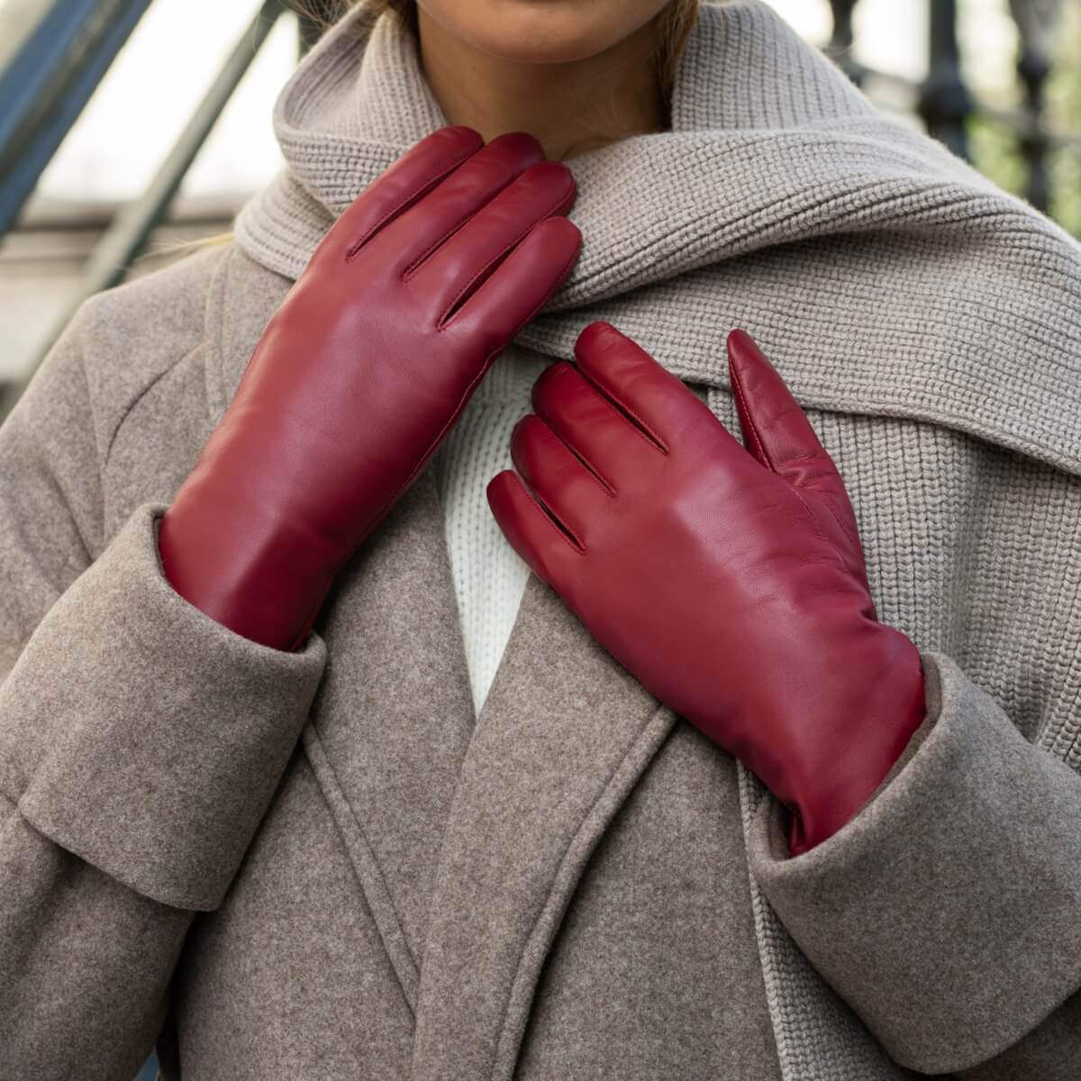 Zoey (red) – Sheepskin leather gloves with warm wool/cashmere lining & touchscreen function - Leather Gloves Online - Flyclothing LLC