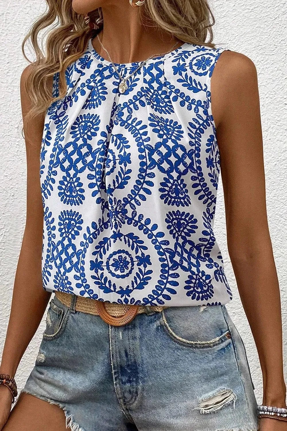 Printed Crew Neck Sleeveless Top - Trendsi