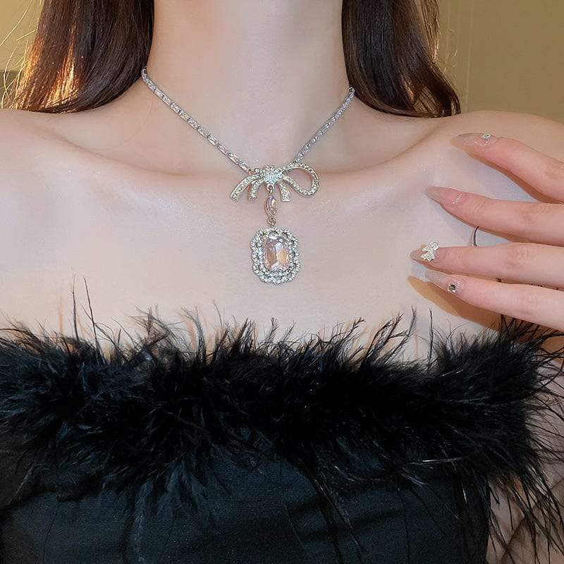 Alloy Crystal Geometric Pendant Necklace - Trendsi - Flyclothing LLC