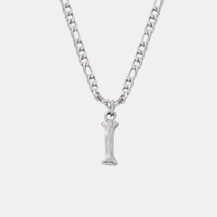 Collar con colgante de letras de acero de titanio
