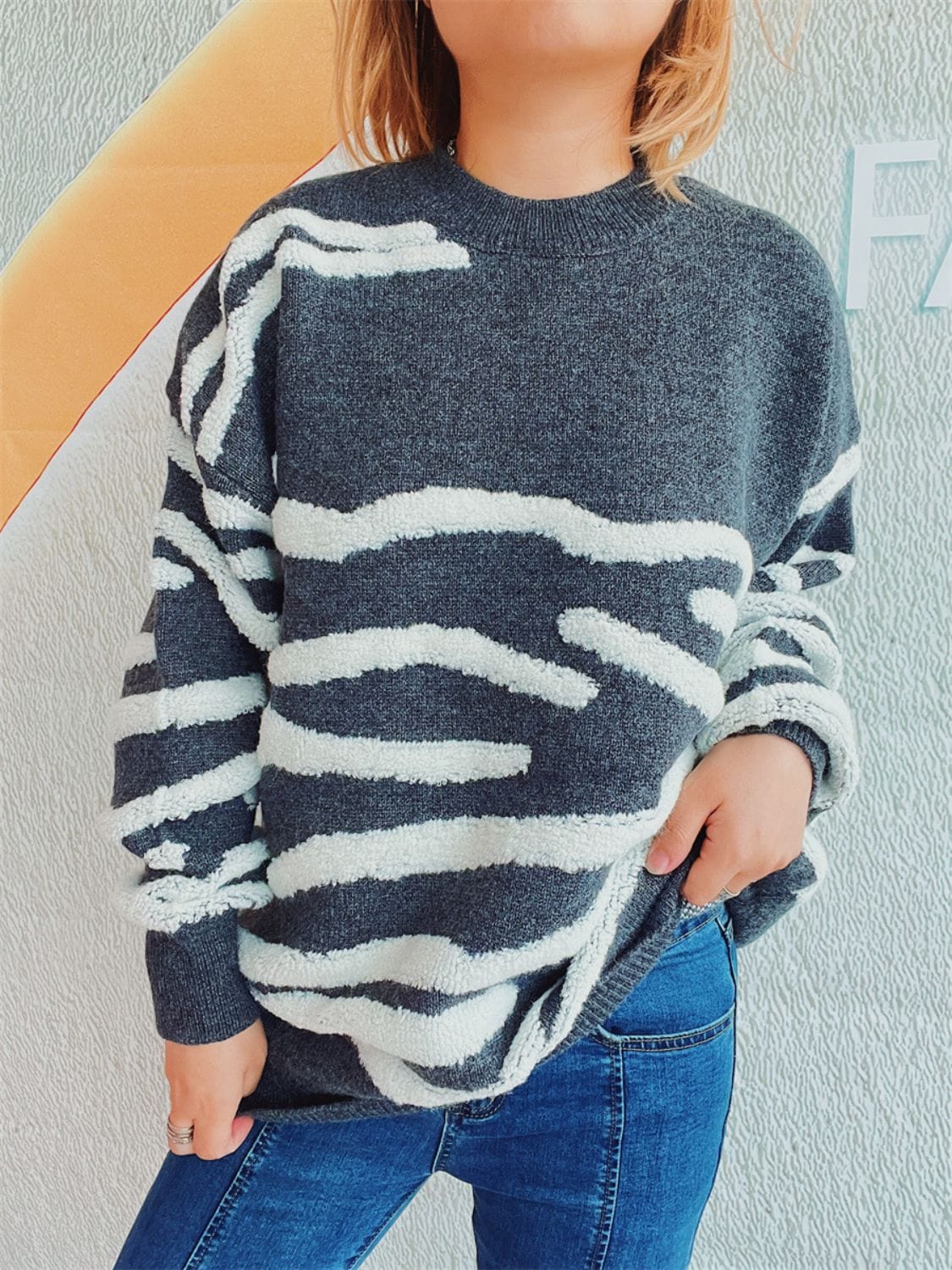 Contrast Round Neck Long Sleeve Sweater - Trendsi
