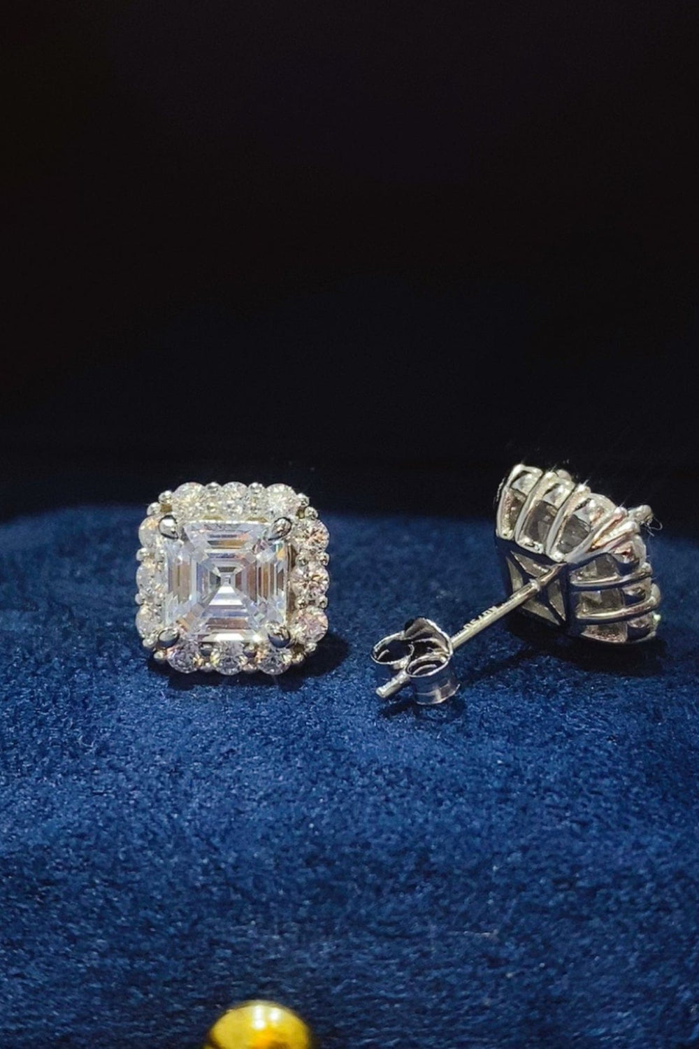 2 Carat Moissanite 925 Sterling Silver Stud Earrings - Trendsi
