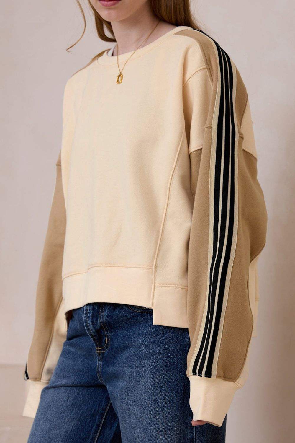 Contrast Round Neck Long Sleeve Sweatshirt - Trendsi - Flyclothing LLC