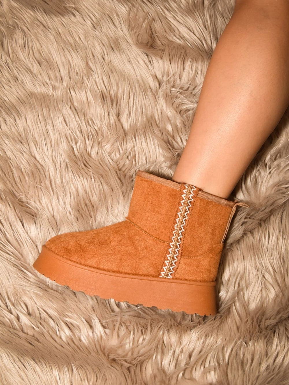 WILD DIVA Round Toe Platform Boots - Trendsi