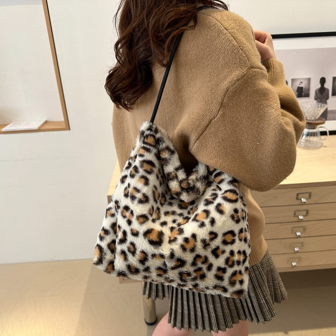 Leopard Furry Shoulder Bag - Trendsi