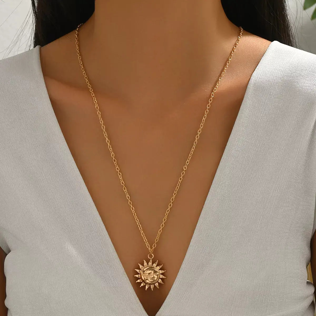 18K Gold-Plated Sunburst Pendant Necklace - Trendsi - Flyclothing LLC