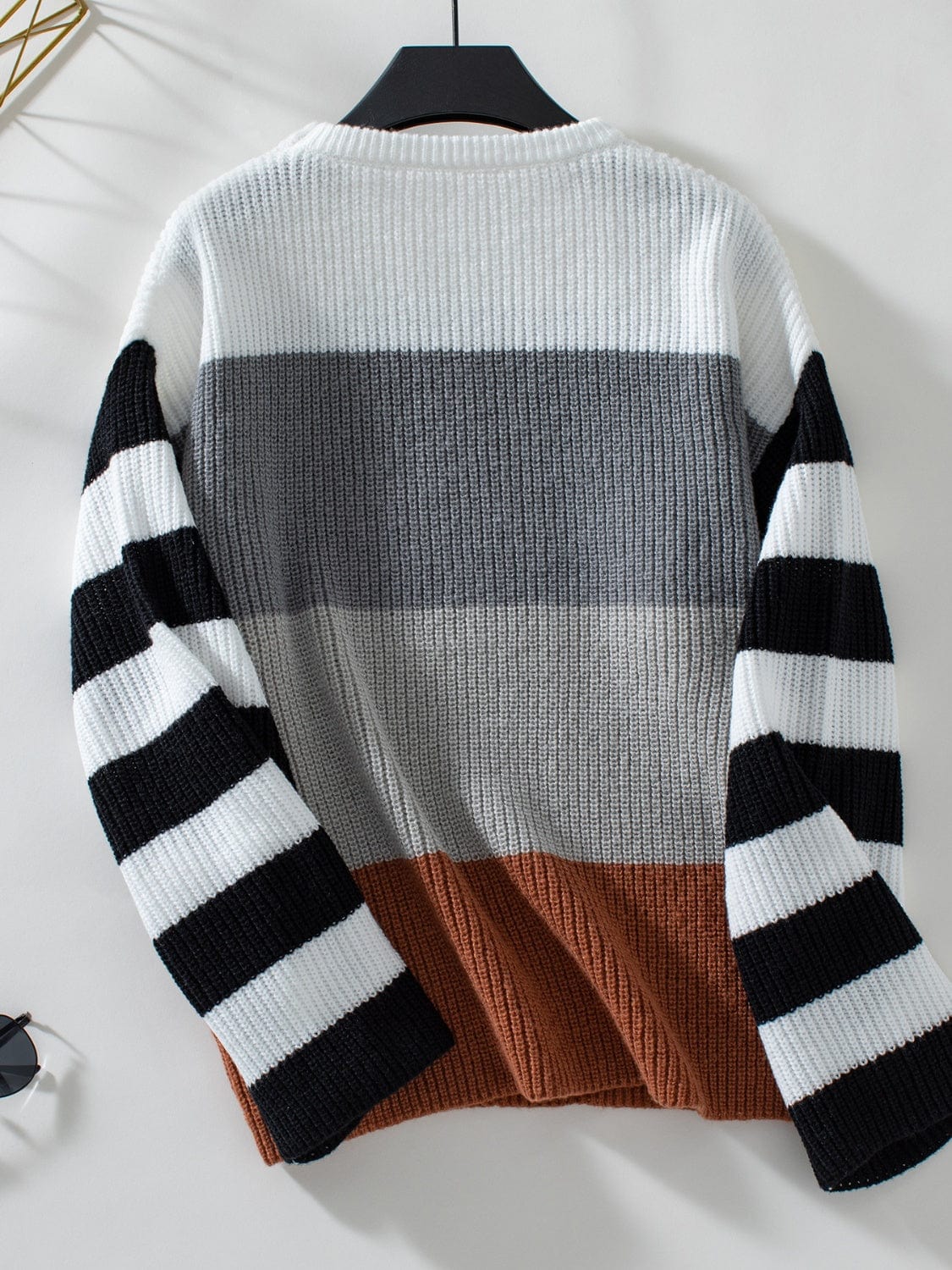 Color Block Round Neck Long Sleeve Sweater - Trendsi