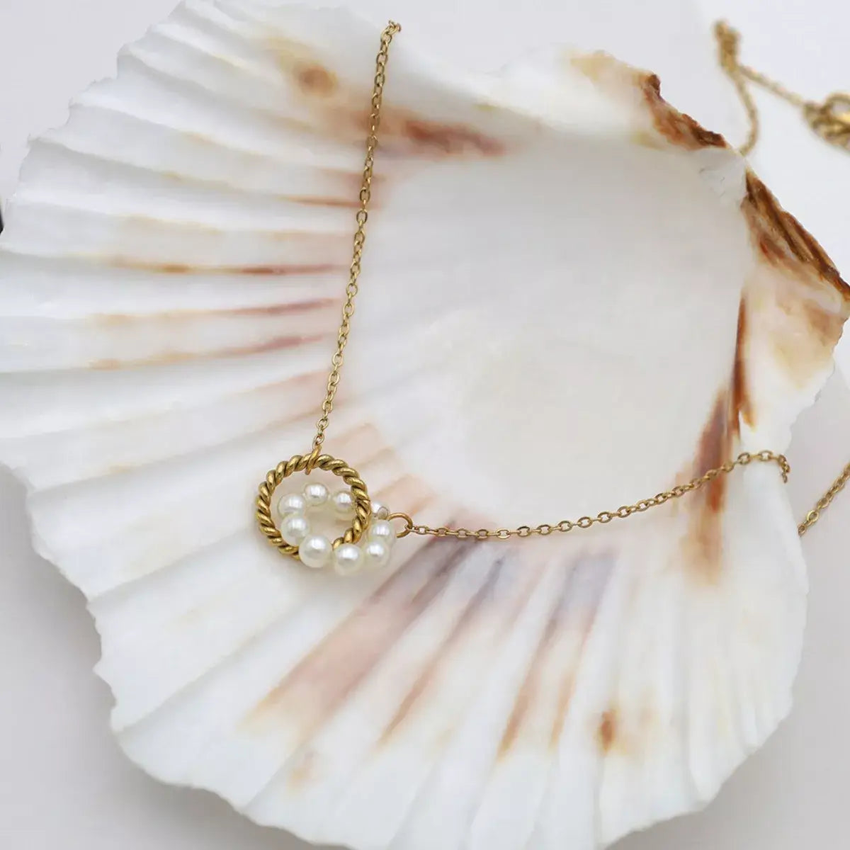 18K Gold-Plated Pearl Twisted Pendant Necklace - Trendsi - Flyclothing LLC