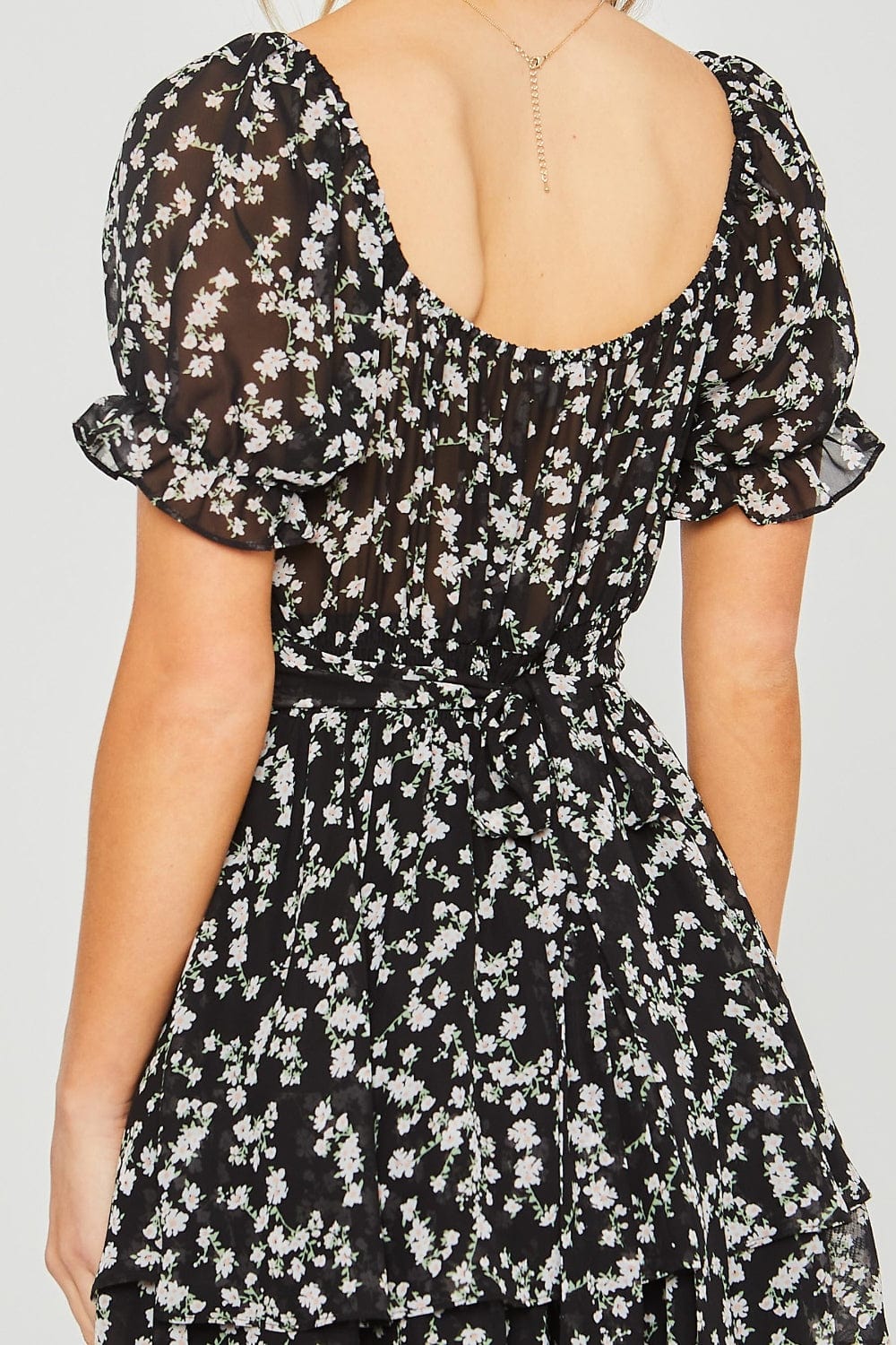 Love Tree Ditsy Floral Short Sleeve Romper - Trendsi