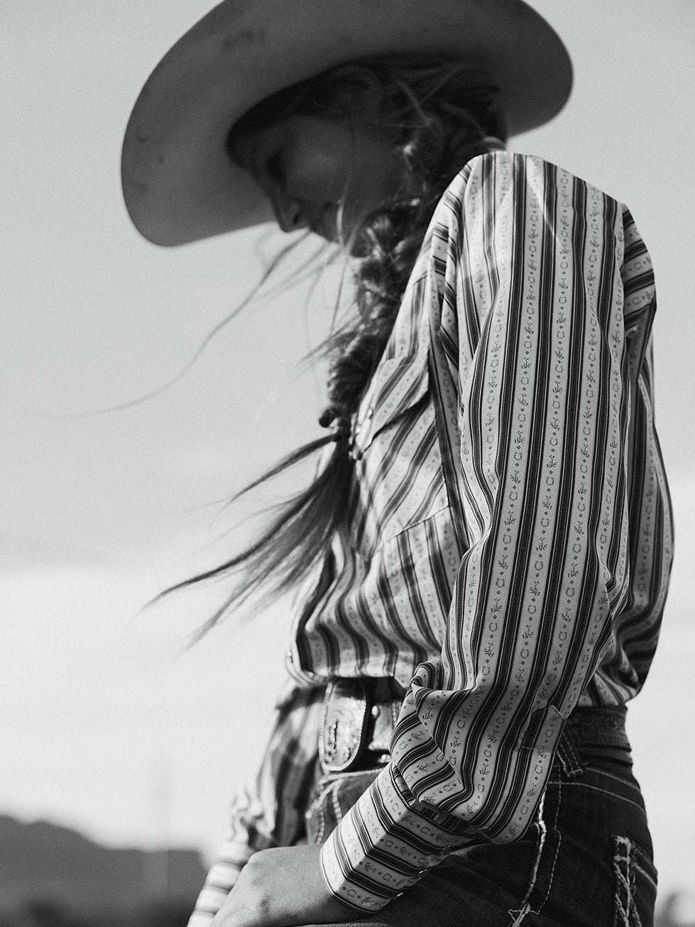 Women's Cowboygirl Ranch Rig Rust Horseshoe Stripe Print Granddaddy Snap Shirt