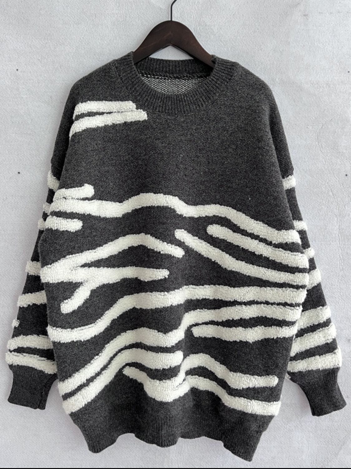 Contrast Round Neck Long Sleeve Sweater - Trendsi
