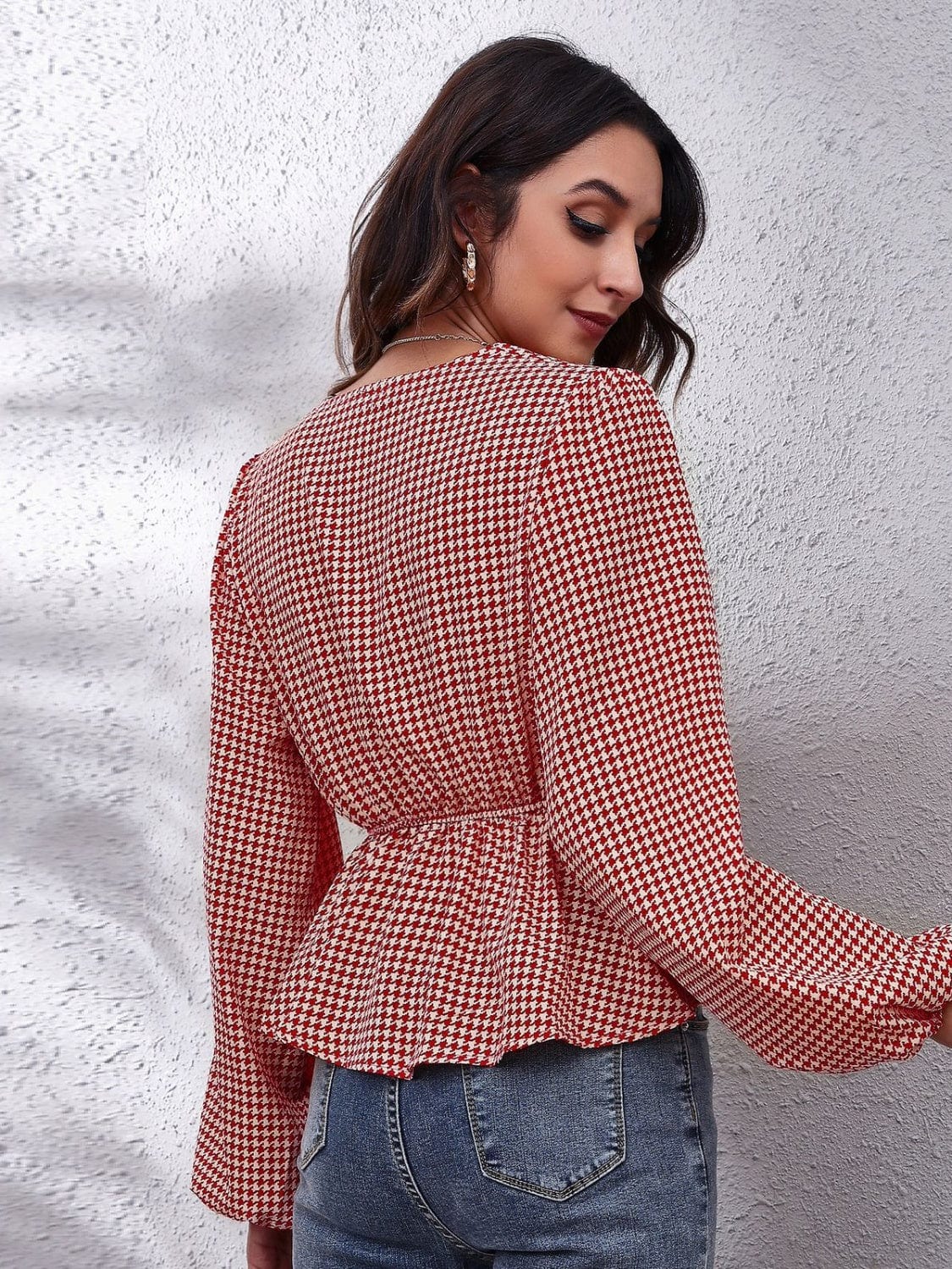 Ruched Printed V-Neck Long Sleeve Blouse - Trendsi