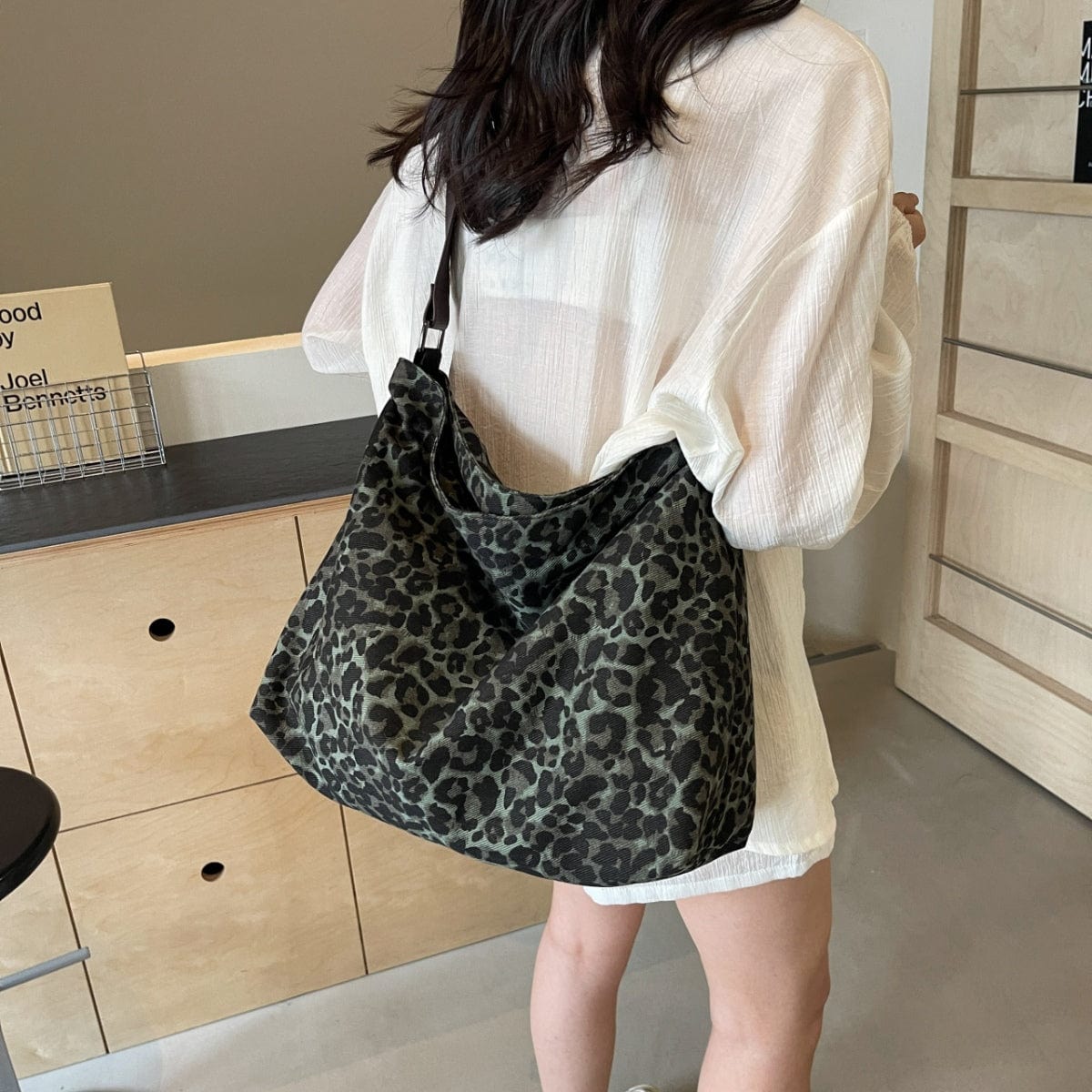 Leopard Adjustable Strap Tote Bag - Trendsi
