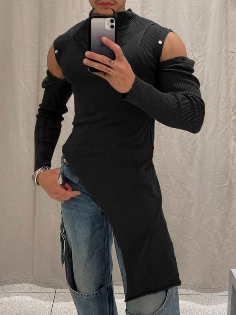Men's Asymmetrical Mock Neck Cold Shoulder Top - Trendsi