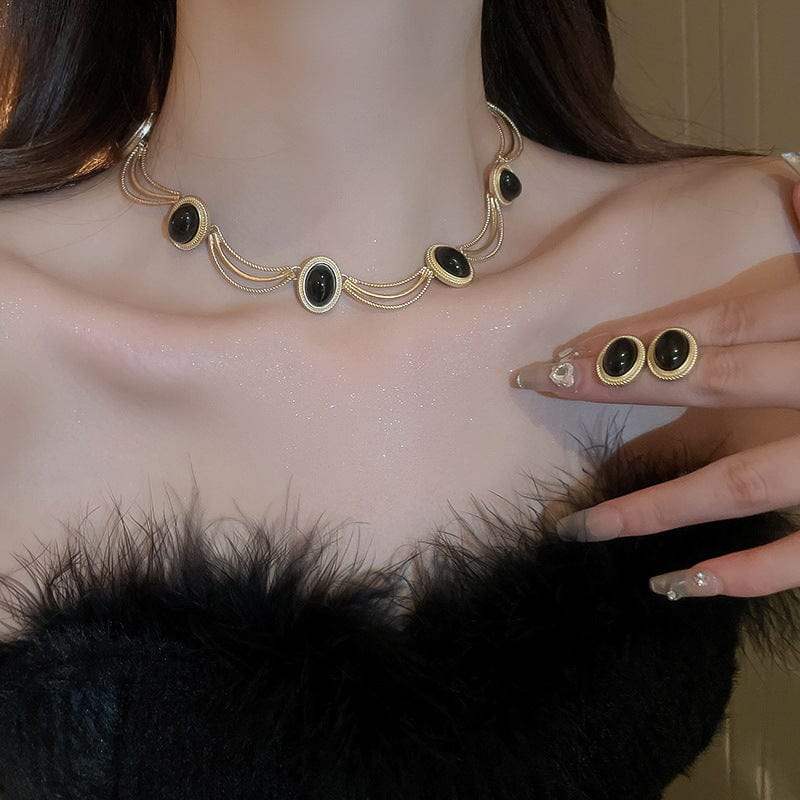 Alloy Oval Gemstone Necklace - Trendsi - Flyclothing LLC