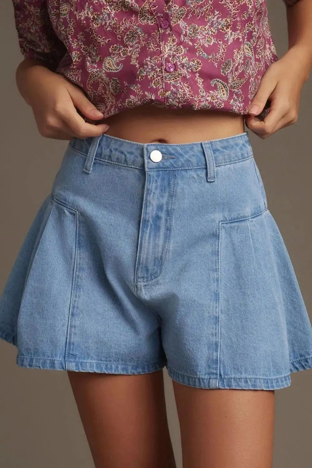 Pleated Patchwork Panel Lightweight Denim Shorts - Trendsi