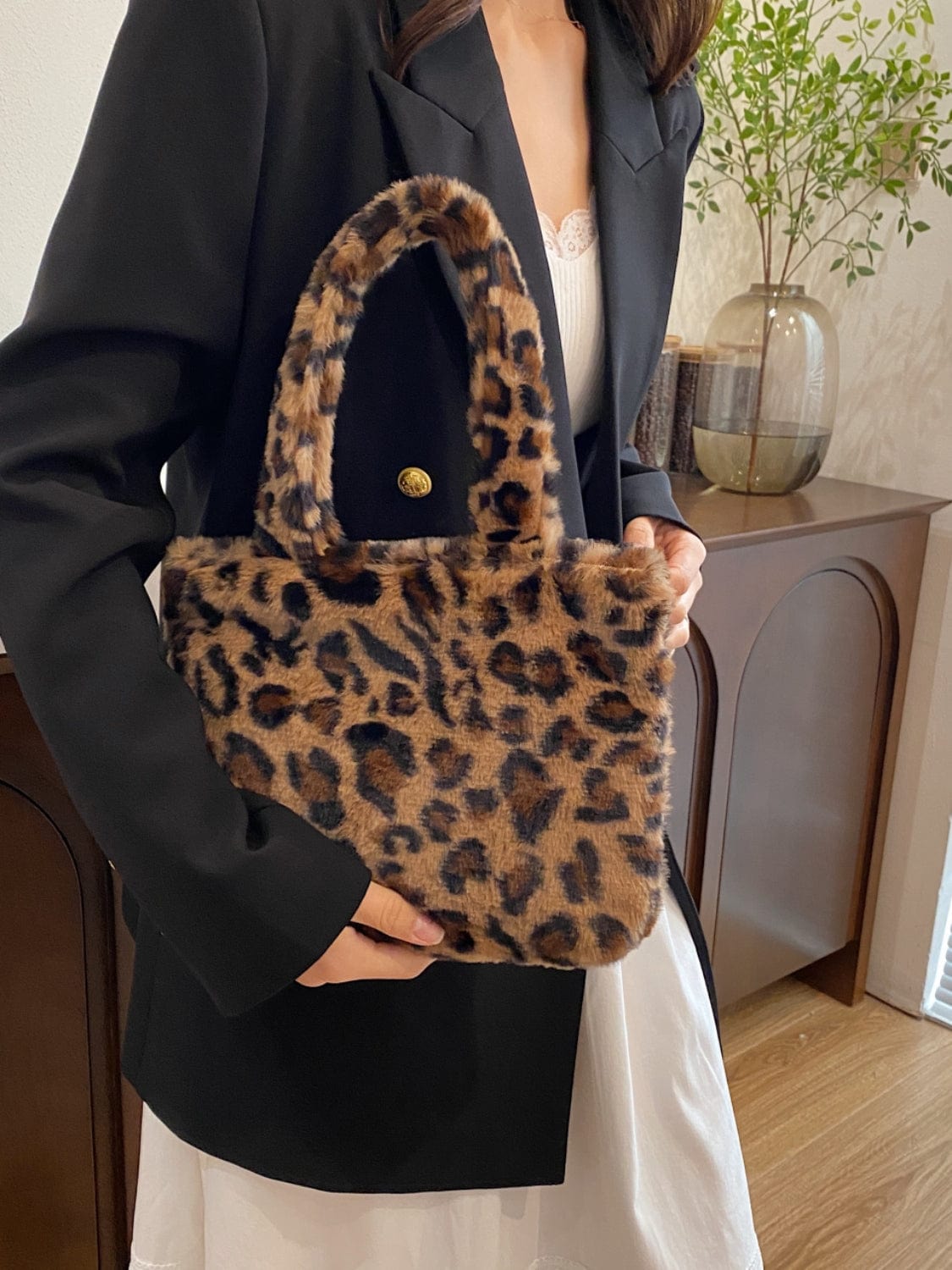 Leopard Fluff Handbag with Zip - Trendsi