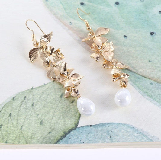 Alloy Flower Synthetic Pearl Earrings - Trendsi