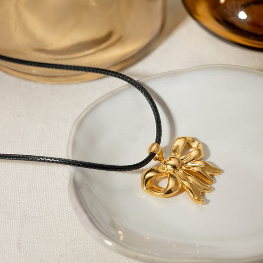 18K Gold-Plated Bow Pendant Necklace - Trendsi