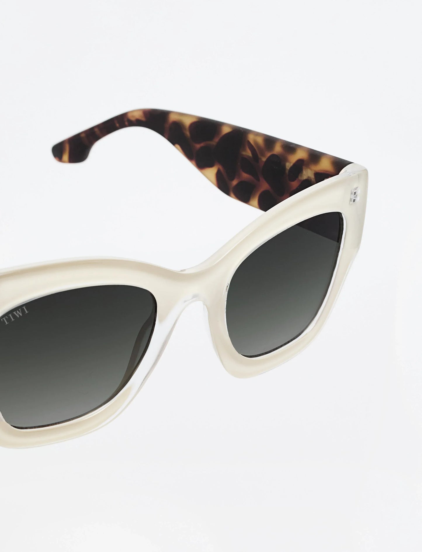 MAYFAIR - TIWI USA - Flyclothing LLC