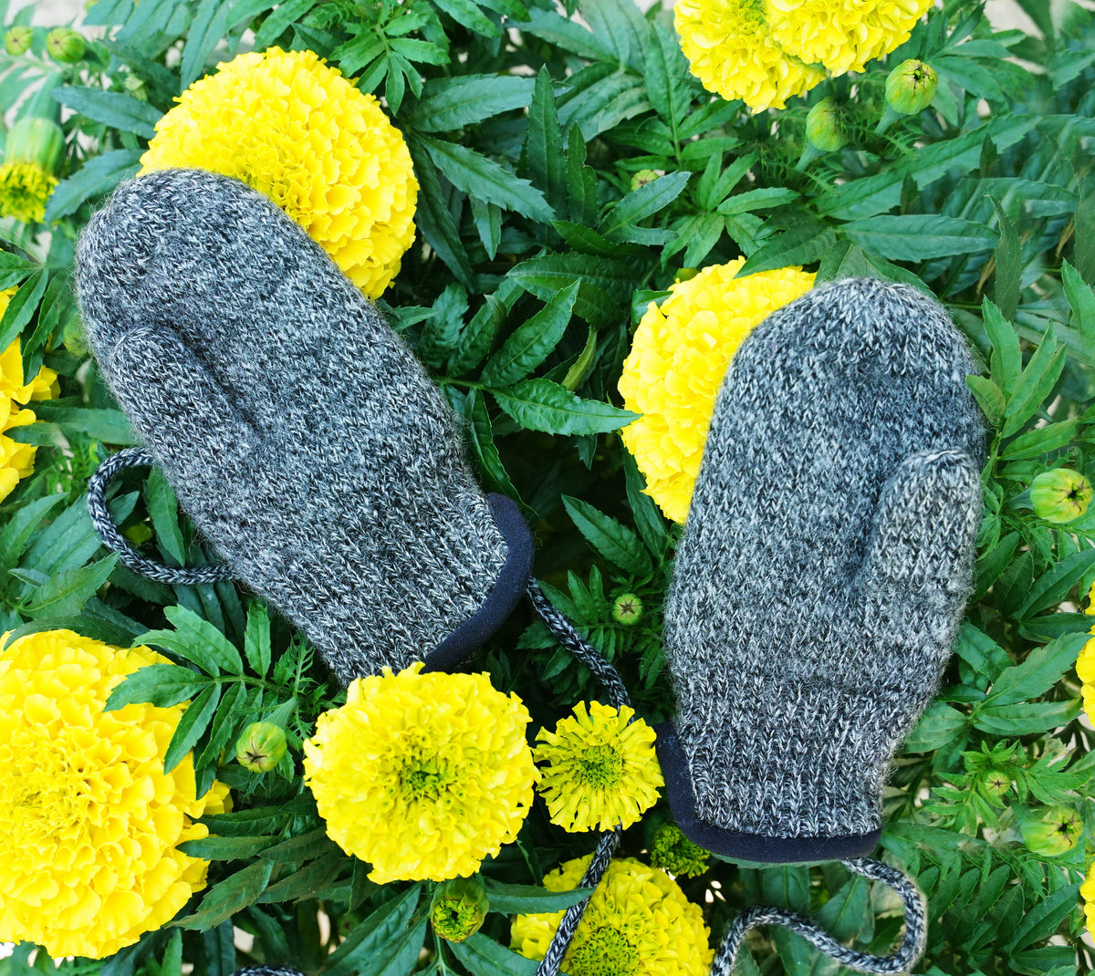 tittimitti® 100% Virgin Wool Baby, Toddler & Kids’ Mittens with Thumb & String - tittimitti - Flyclothing LLC