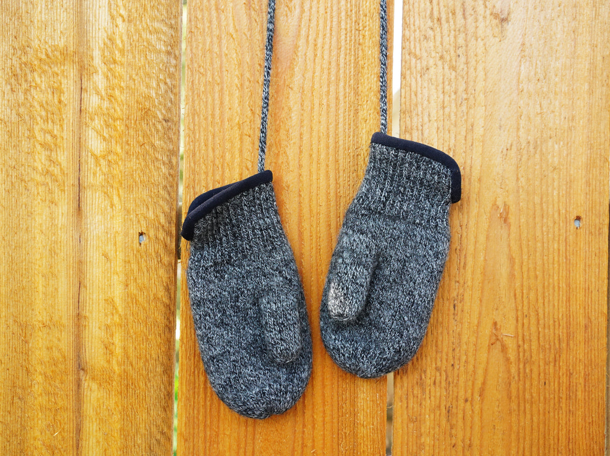tittimitti® 100% Virgin Wool Baby, Toddler & Kids’ Mittens with Thumb & String - tittimitti - Flyclothing LLC