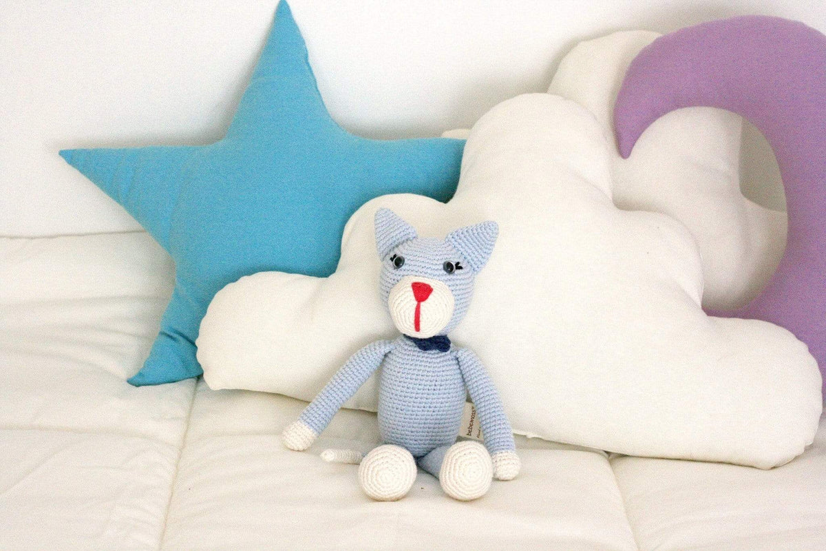 Oliver the cat - bebemoss.com - Flyclothing LLC
