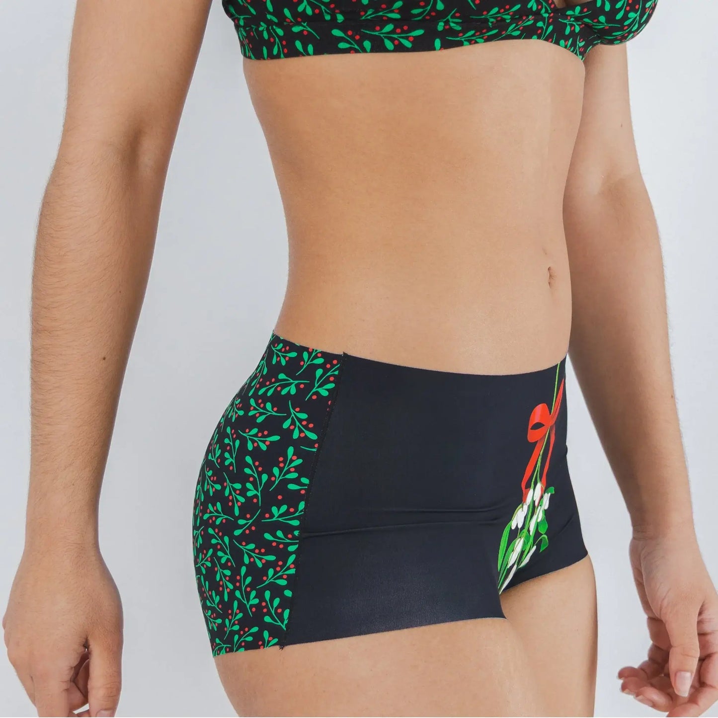 The Kiss Me There | Mistletoe Women’s Seamless Boyshort - Shinesty - Flyclothing LLC