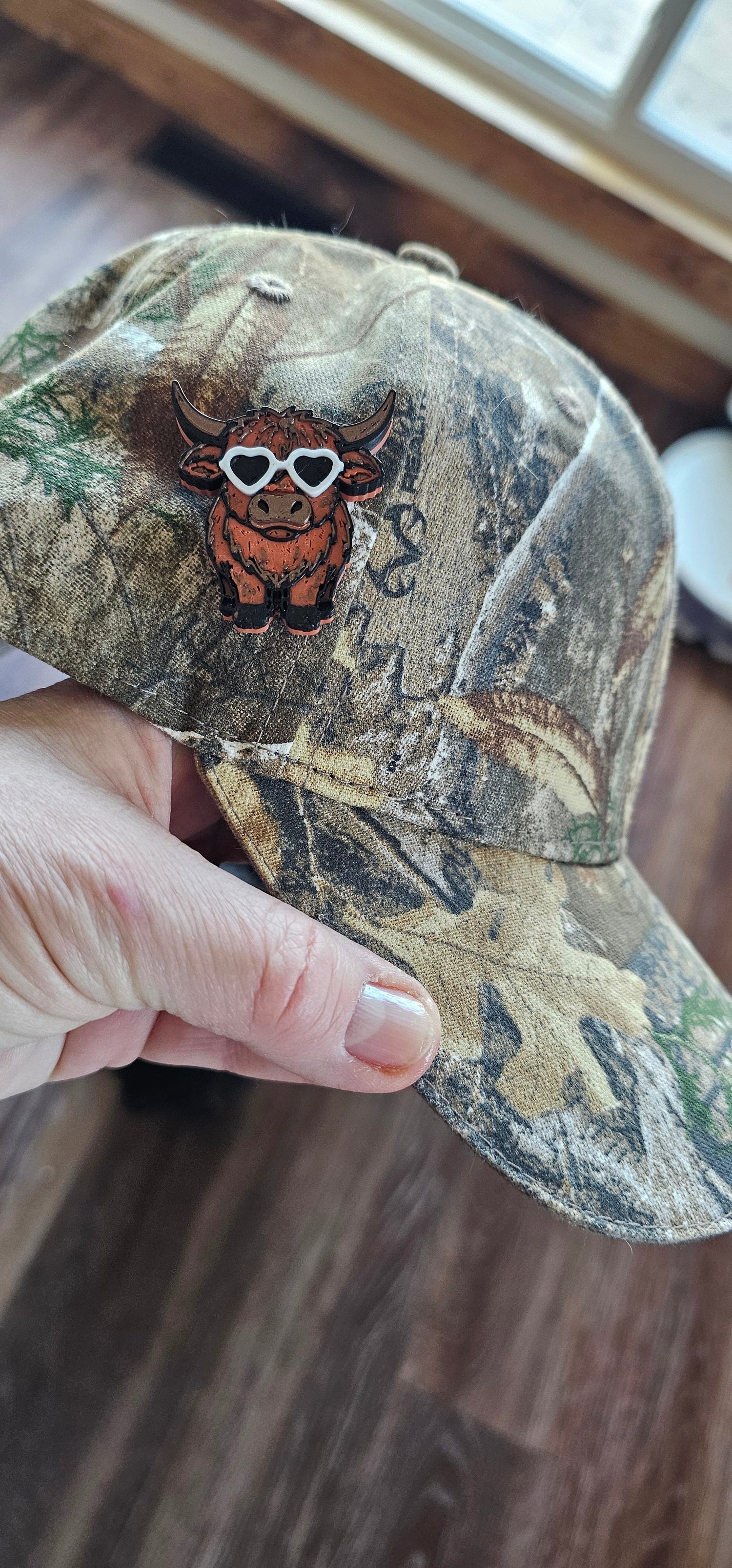 3d  Cool Highland Brown Cow Hat Pin Made in America