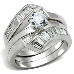 SS025 - Silver 925 Sterling Silver Ring with AAA Grade CZ  in Clear
