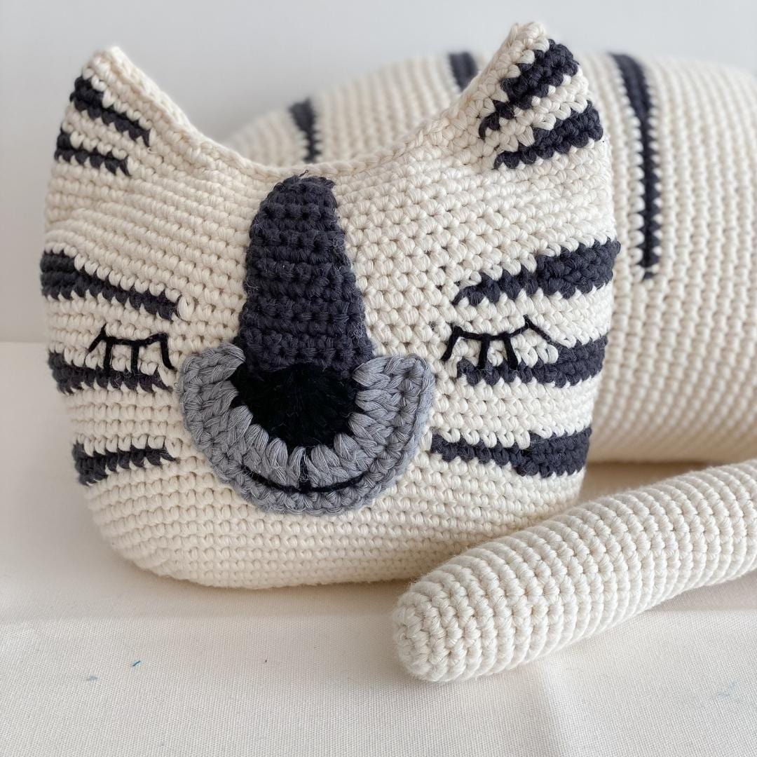 Torey the Tiger- white - bebemoss.com - Flyclothing LLC