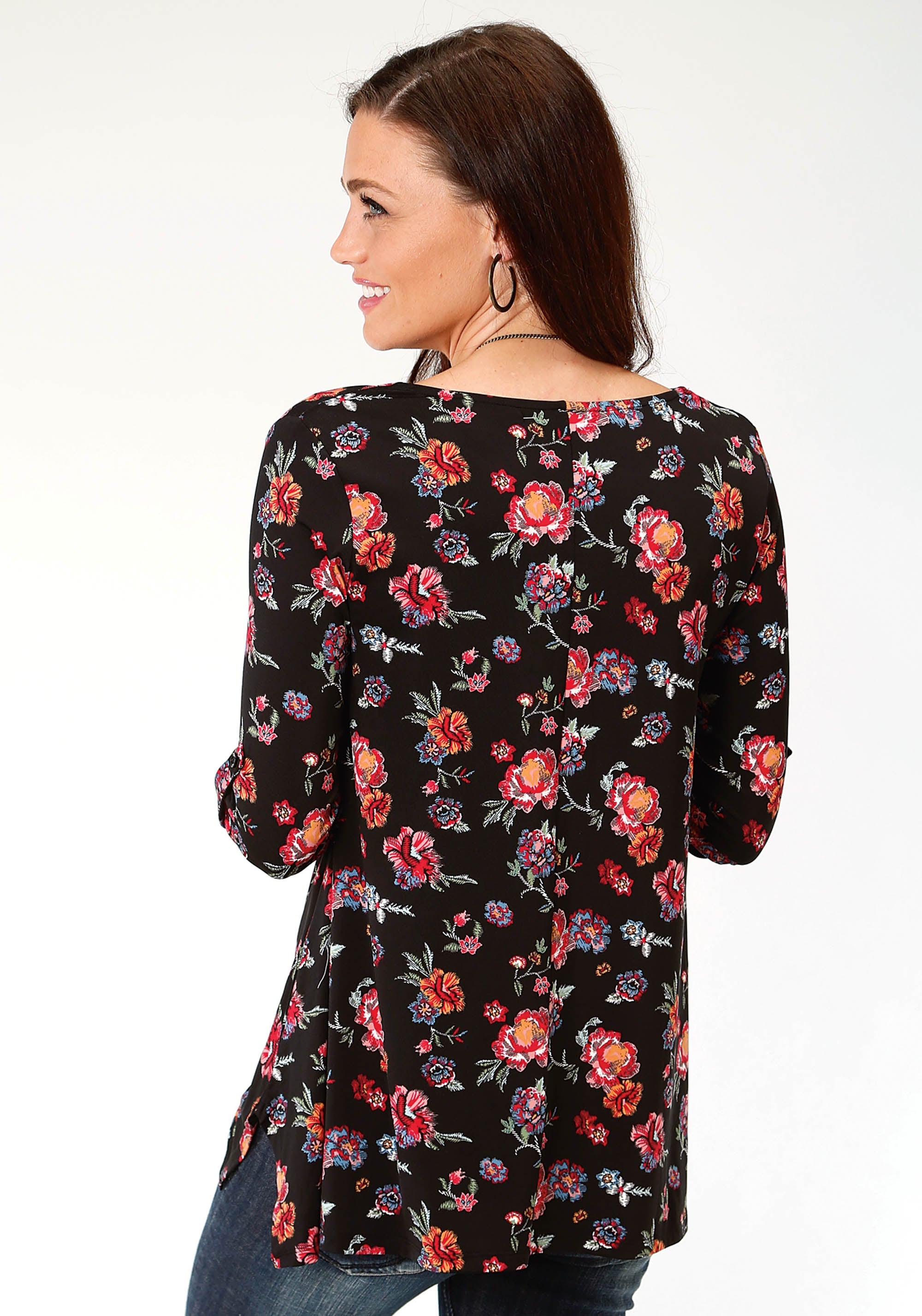 Roper Womens Black Ground Floral Print Long Sleeve Knit Top