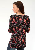 Roper Womens Black Ground Floral Print Long Sleeve Knit Top - Roper