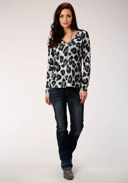 Roper Womens Gray Black And White Leopard Print Long Sleeve Knit Top