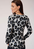 Roper Womens Gray Black And White Leopard Print Long Sleeve Knit Top - Roper
