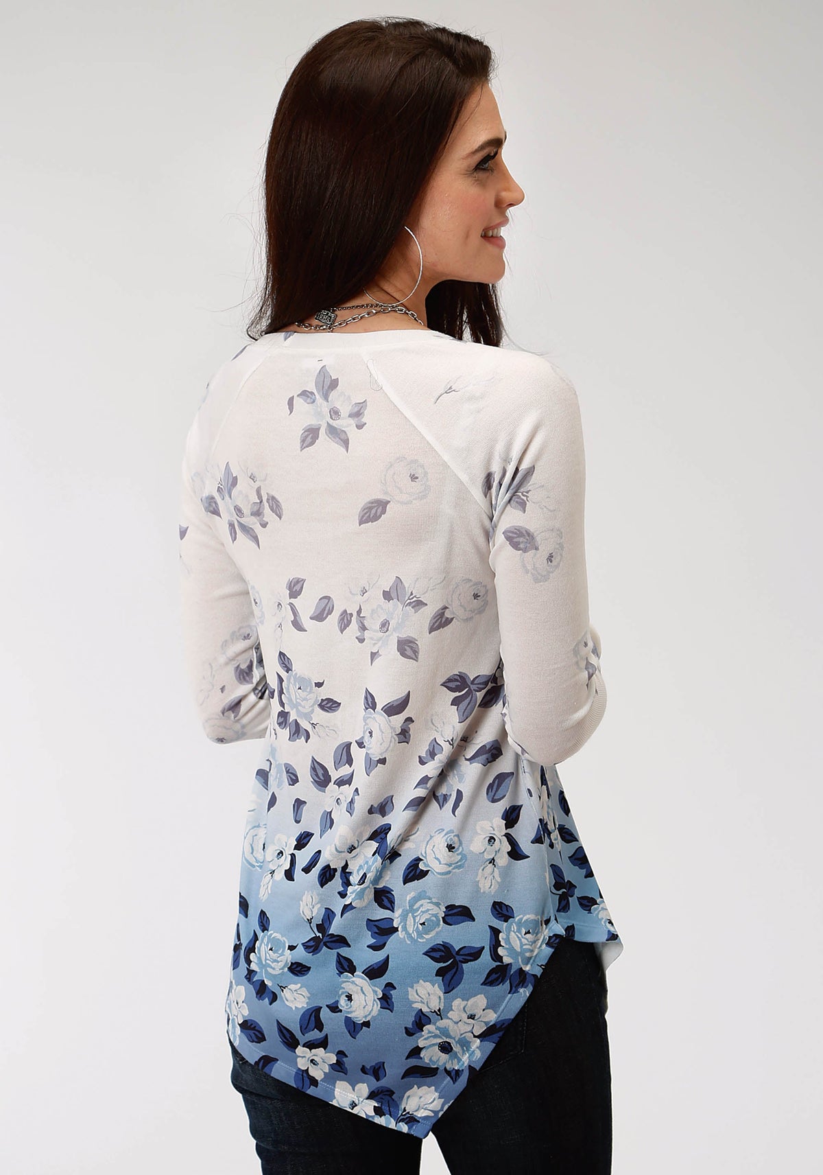 Roper Womens White And Blue Floral Print Long Sleeve Knit Top