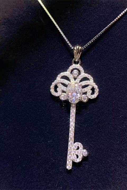 1 Carat Moissanite Key Pendant Necklace - Trendsi