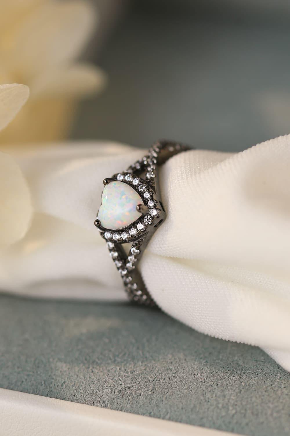 Opal Heart Black Gold-Plated Ring - Trendsi