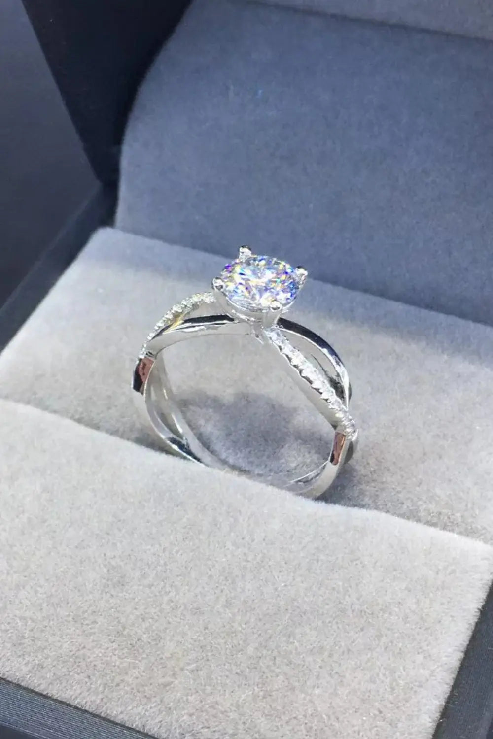 2 Carat Moissanite Crisscross 925 Sterling Silver Ring - Trendsi - Flyclothing LLC