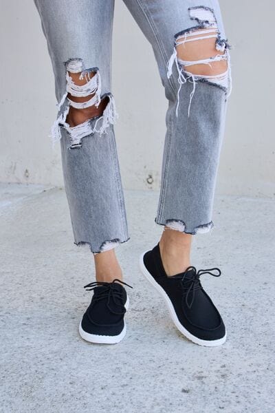 Forever Link Flat Round Toe Lace-Up Sneakers - Trendsi