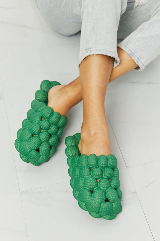 NOOK JOI Laid Back Bubble Slides in Green - Trendsi