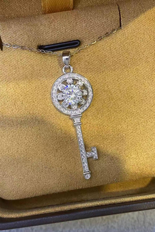 1 Carat Moissanite Platinum-Plated Key Pendant Necklace - Trendsi