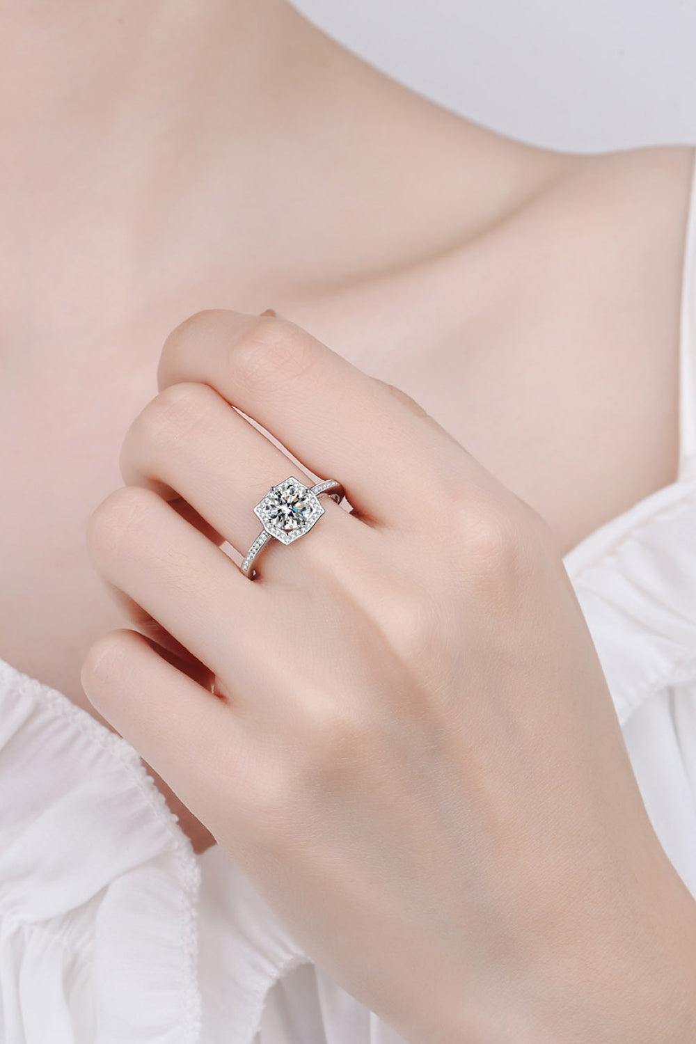 Embrace The Joy 1 Carat Moissanite Ring - Trendsi