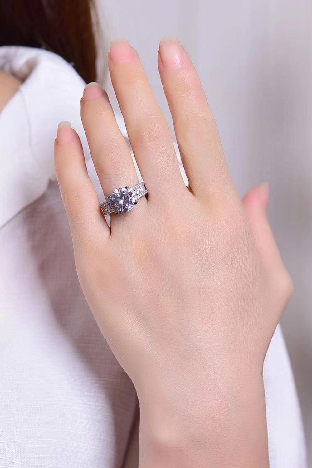 18K Platinum-Plated Moissanite Side Stone Ring - Trendsi