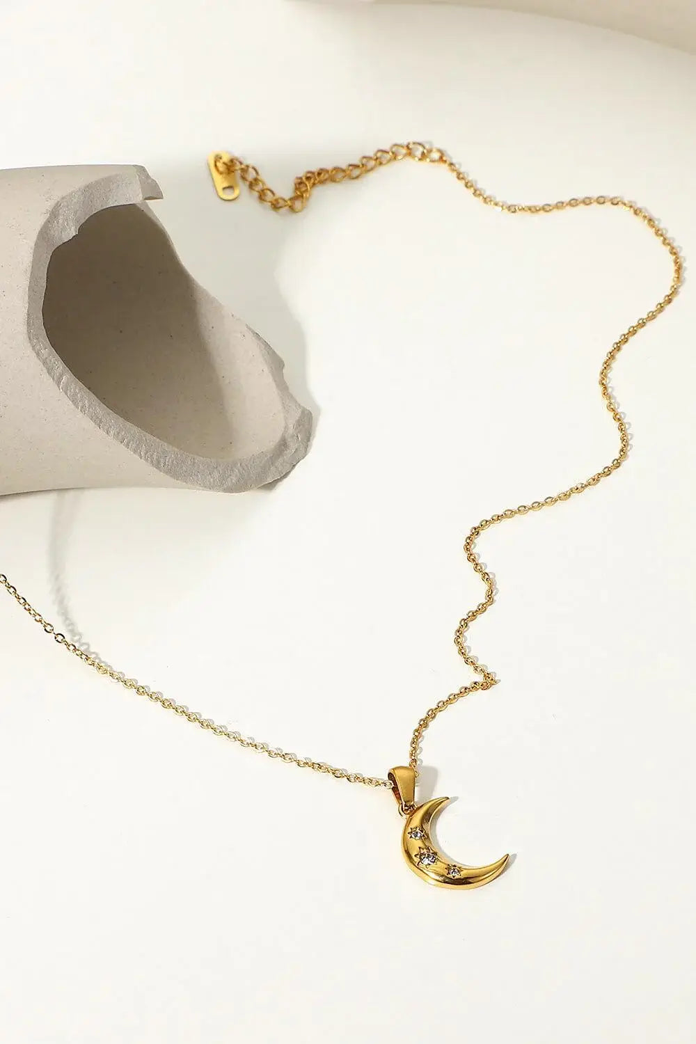 18K Gold Plated Inlaid Zircon Moon Pendant Necklace - Trendsi - Flyclothing LLC