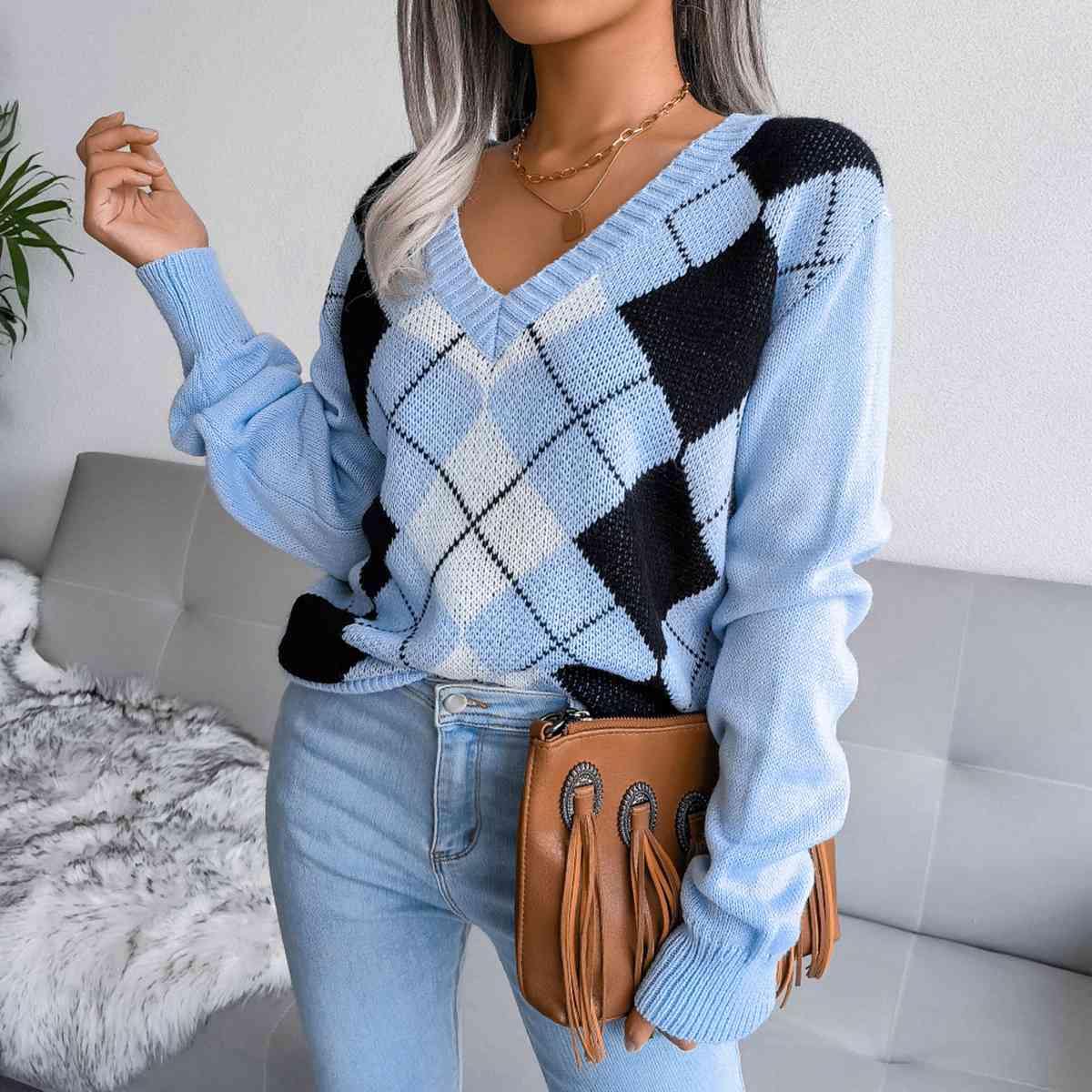 Geometric V-Neck Sweater - Trendsi