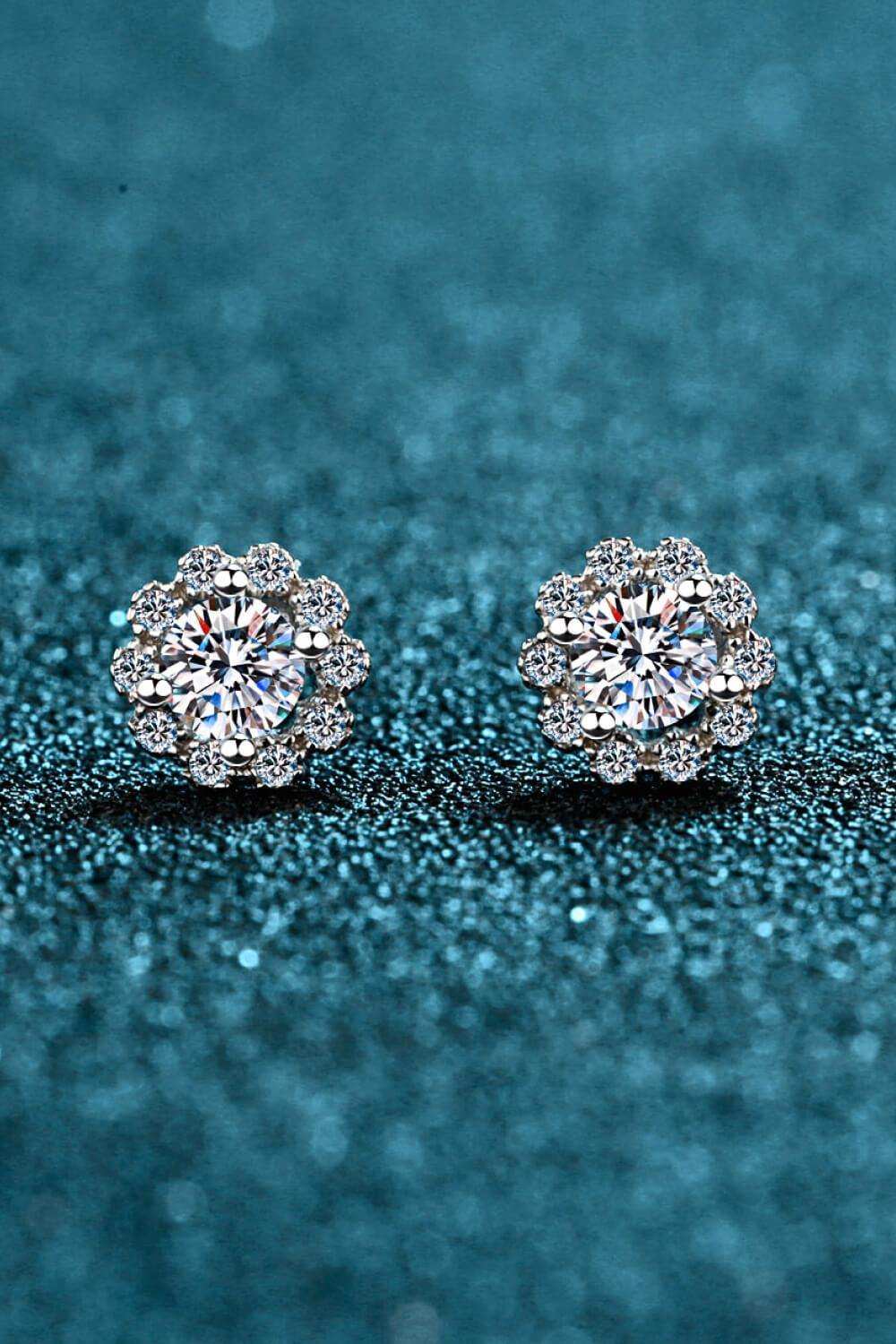 1 Carat Moissanite Floral-Shaped Stud Earrings - Trendsi - Flyclothing LLC