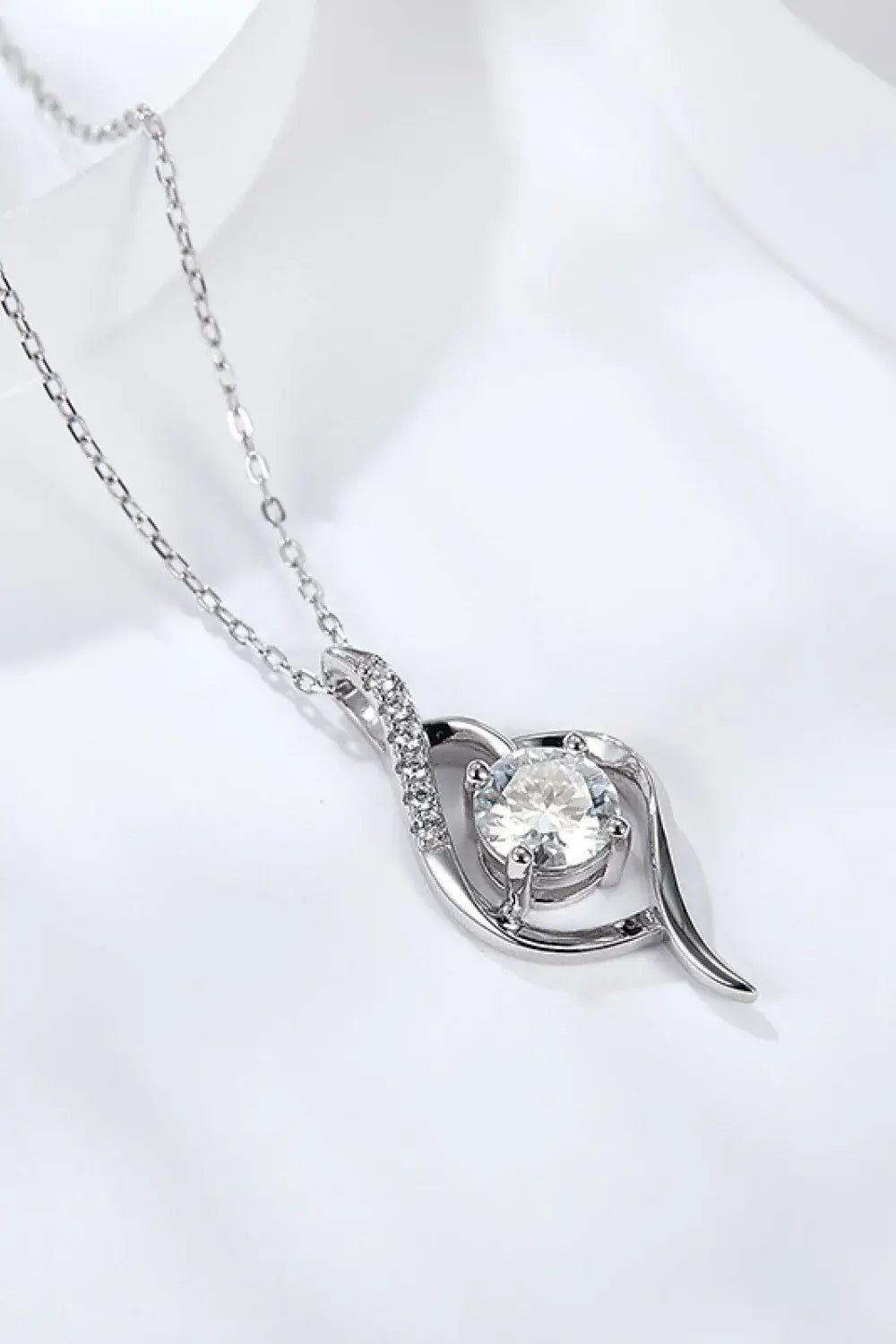 Platinum-Plated 1 Carat Moissanite Pendant Necklace - Trendsi - Flyclothing LLC