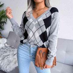 Geometric V-Neck Sweater - Trendsi